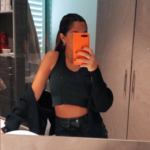 Meet your Posher, Olivia - Picture 1 of 1